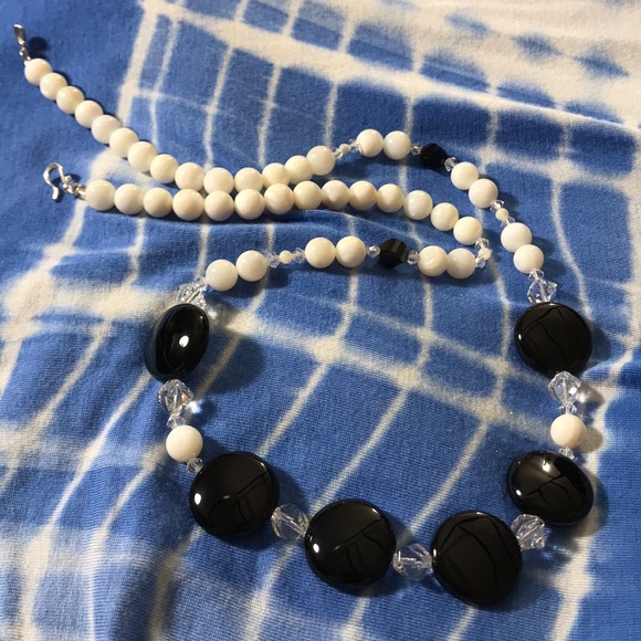 ⬇️ $233  Mother of Pearl & Black Onyx Necklace - Picture 4 of 8